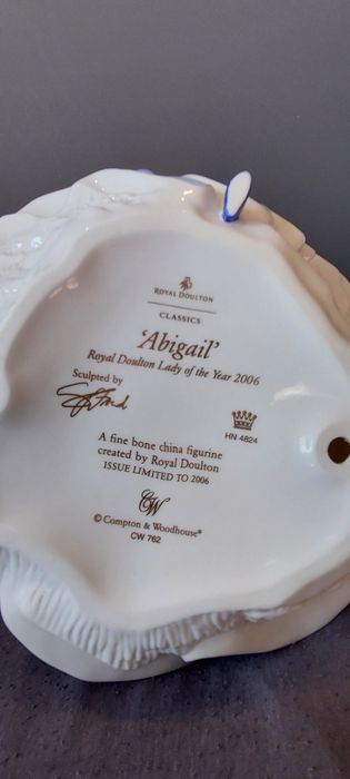 Figurka Royal Doulton Abigal