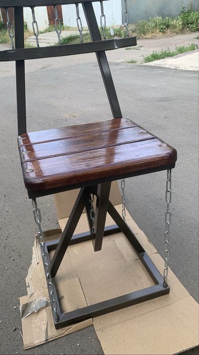 Ливитирующий стульчик.         .