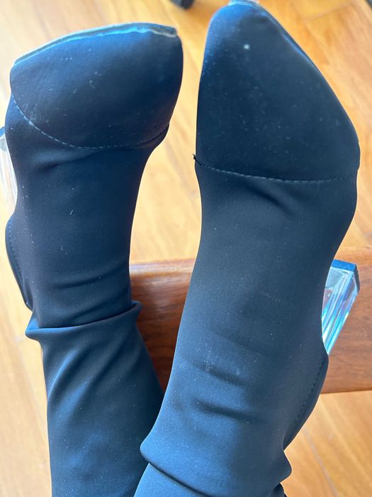 Botas em lycra com salto transparente