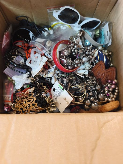 Біжутерія англія лот вінтажна і сучасна оптом на вагу на кг на вес