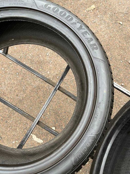 Шины Бу 225 45 R 18 GoodyearVector 4season Всесезон комплект резина