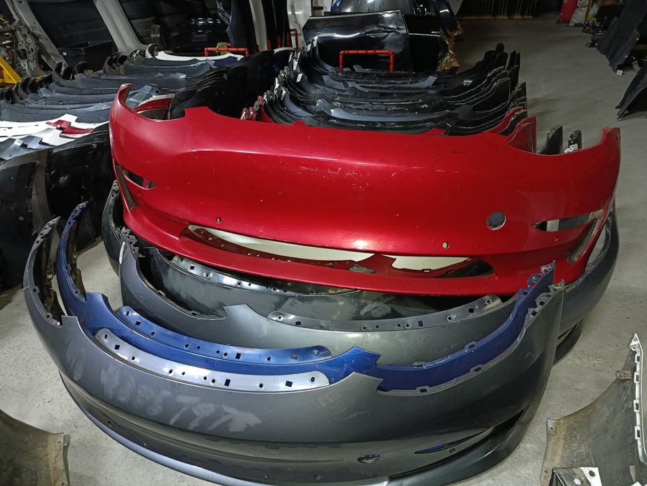 Передній бампер Tesla model 3