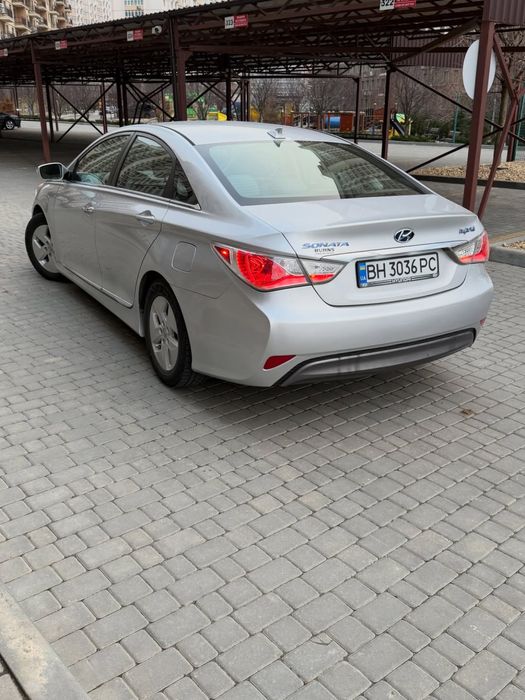 Hyundai sonata 2.4 гибрид 2012 год