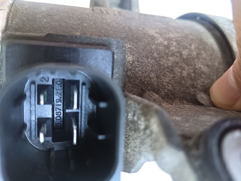 Продам водяную электрическую помпу на BMW X5 F15 3 л бензин помпу