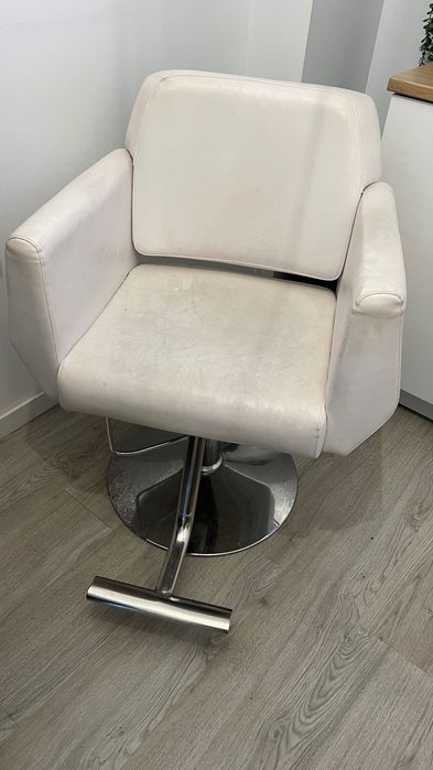 Cadeira de cabeleireiro branca