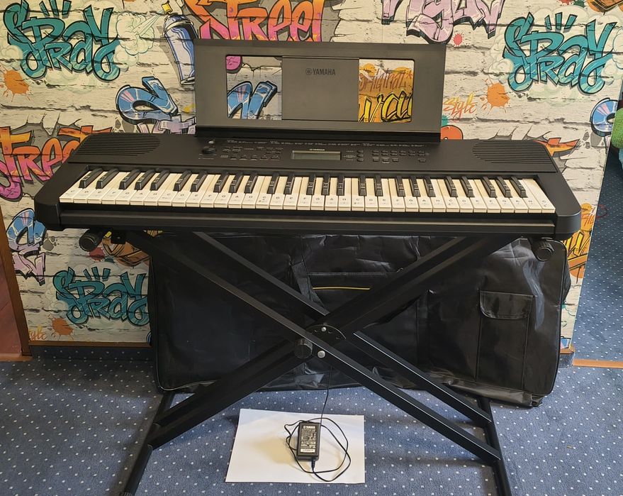 Yamaha PSR-E360 Dark
