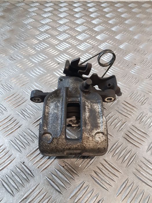 Zacisk Hamulcowy Prawy Tył Audi A4 B5 Sedan 96R-