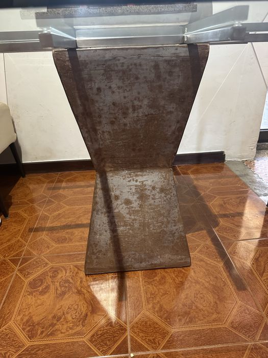Vendo mesa de jantar + 8 cadeiras