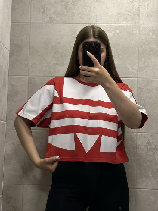 Жіноча футболка топ ADIDAS  оригінальна