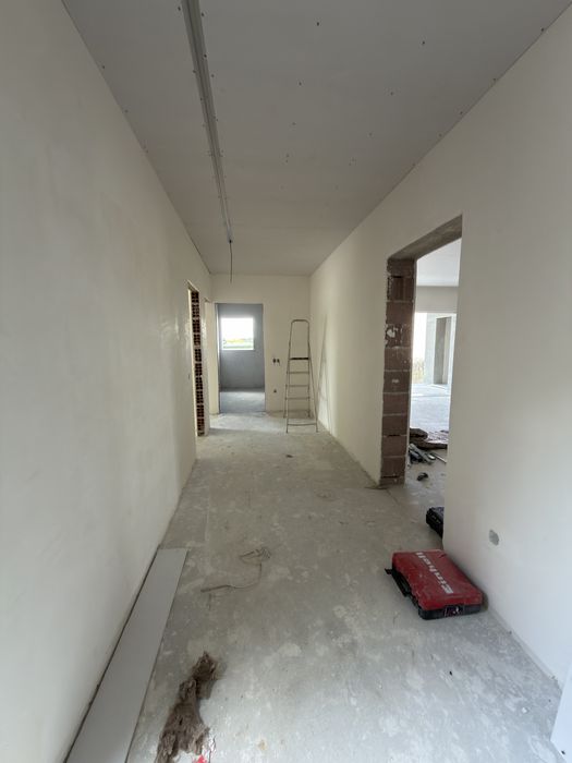 Moradia T4 geminada, térrea, com jardim e garagem em Condeixa-a-Nova