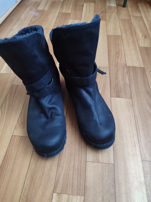 Сапожки уги Skechers