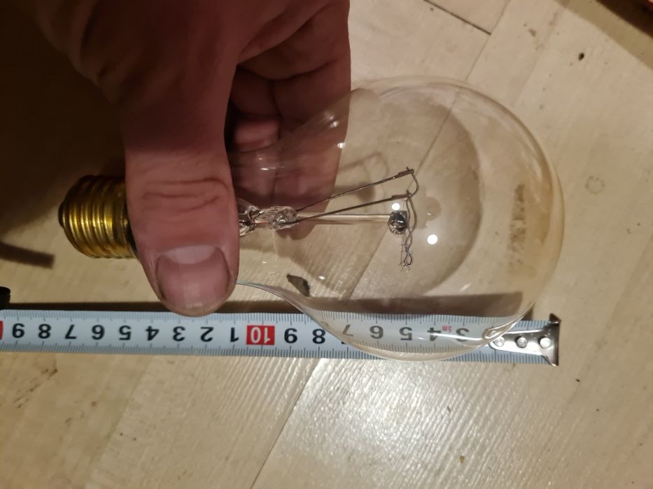 Żarówka prl 200w użyta przez sekundę