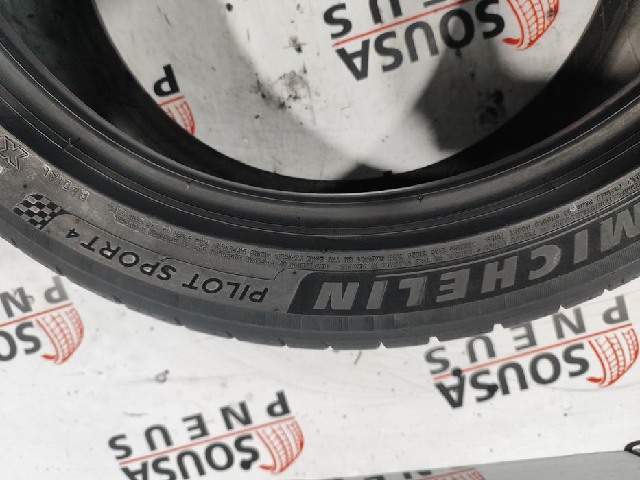 2 pneus semi novos 225/45R18 Michelin - Oferta dos Portes