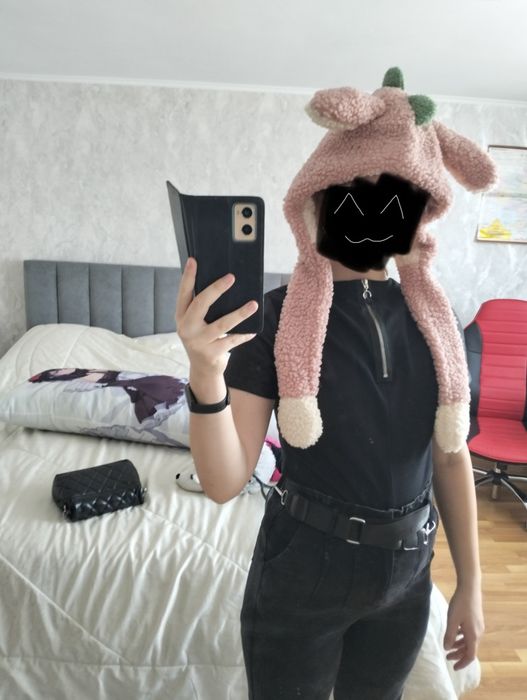 Шапка с поднимающимися ушками