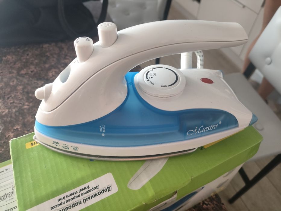Утюг дорожный Maestro MR318