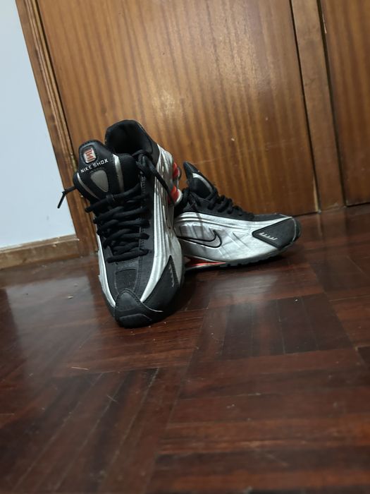 Nike shox r4 vermelhas