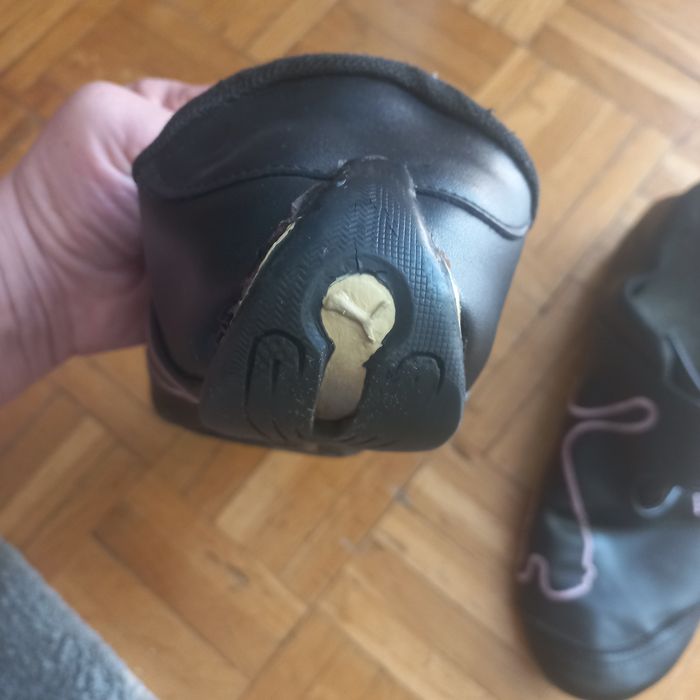 Buty sportowe firmy Puma, rozmiar 37