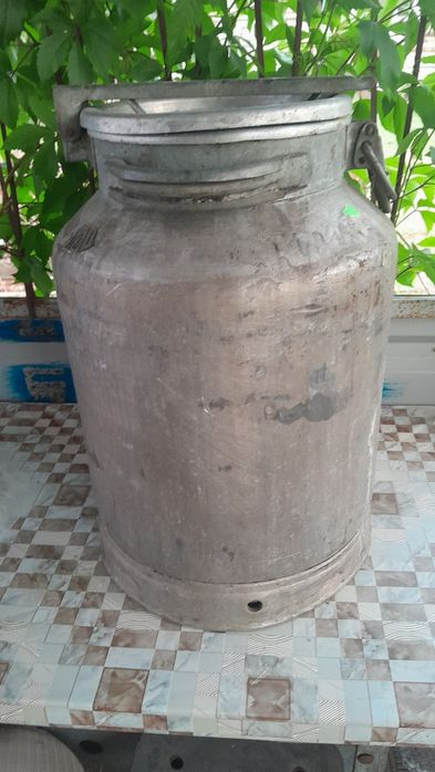 Продам  бидоны алюминевые.
