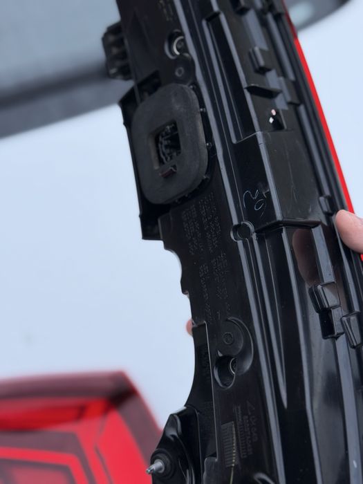 Задні ліхтарі q5 80a рест до рест Європа динамічні