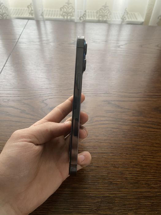 Продам iPhone 13 Pro Max на запчастини.