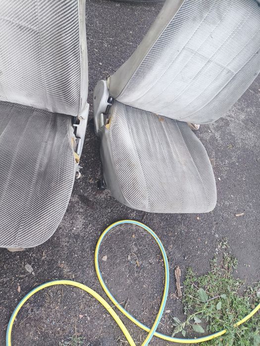Автомобілі сидіння