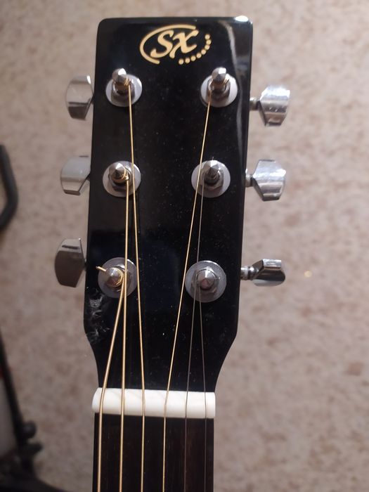 Продам аккустическую гитару