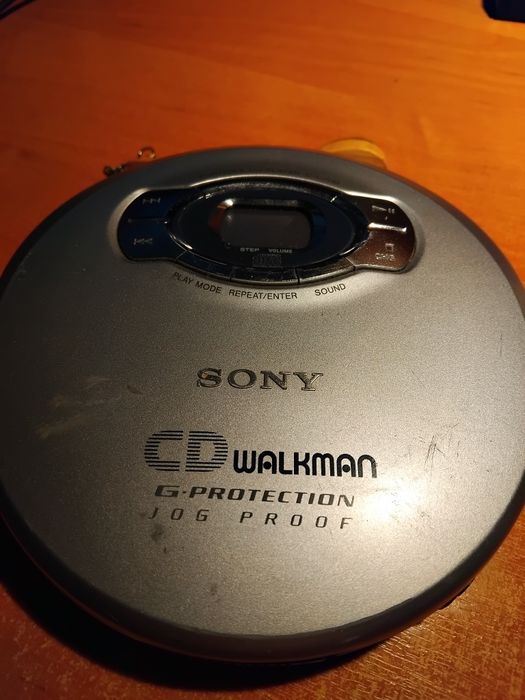 Плеєр SONY Discman та Walkman