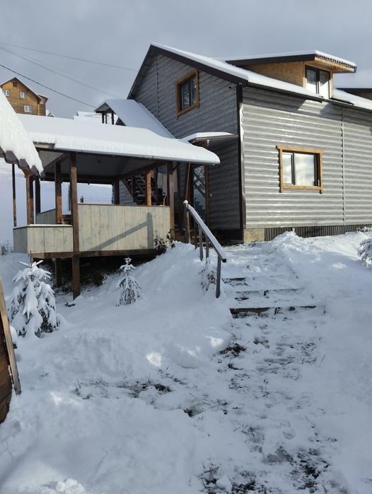 Продаж половини  будинку в Карпатах, Івано-франківська область, с.Яблуниця Буковель