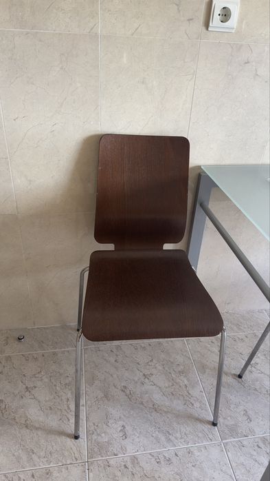 Mesa de cozinha com 4 cadeiras