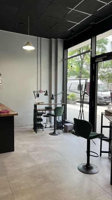 Wynajmę stanowisko do manicure oraz fotel do pedicure