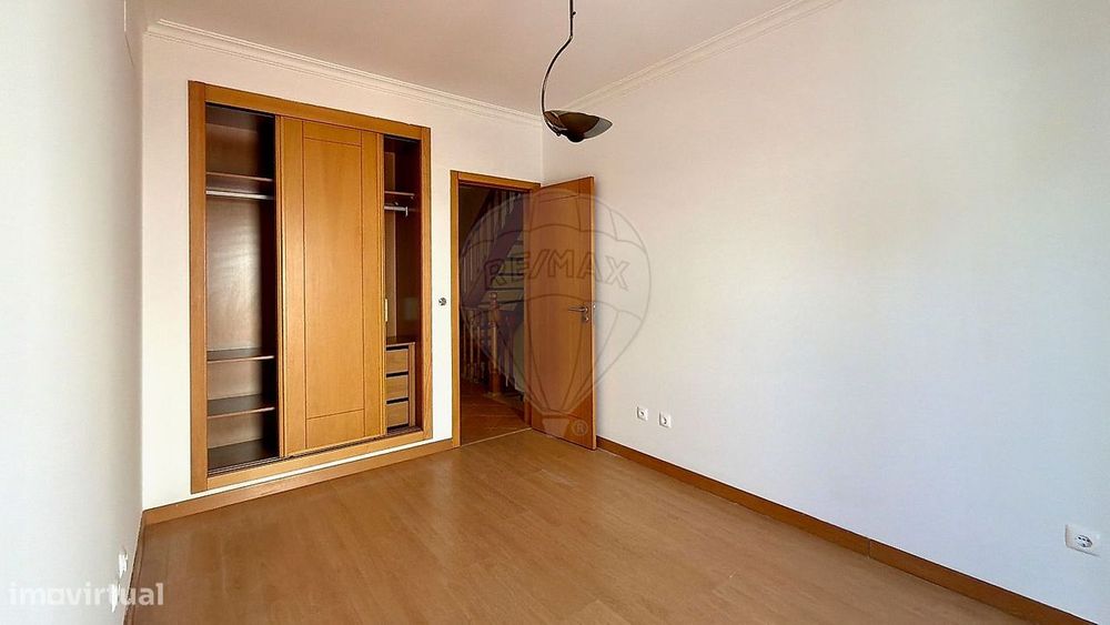 Moradia T4 para venda