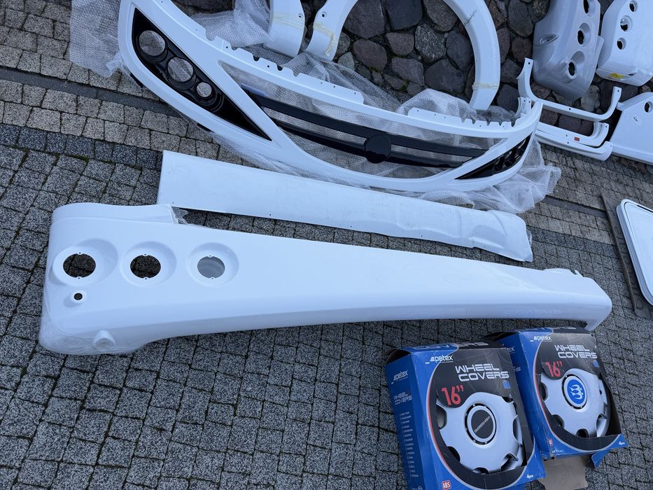 Kamper zderzak,lampa,nadkole,knaus