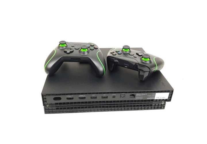 Ігрова консоль Microsoft Xbox One X (1787) 1Tb