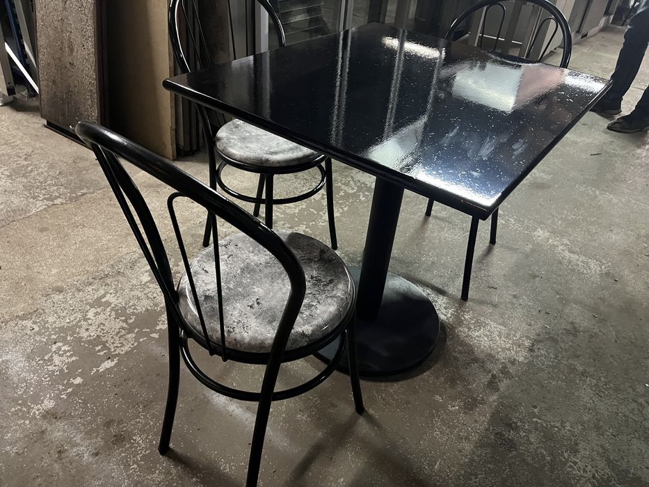 Mesas 6 e cadeiras 19 vendo conjunto