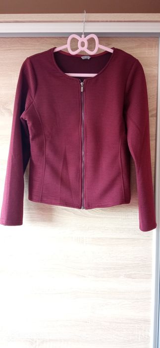 Burgundowa bluza rozpinana