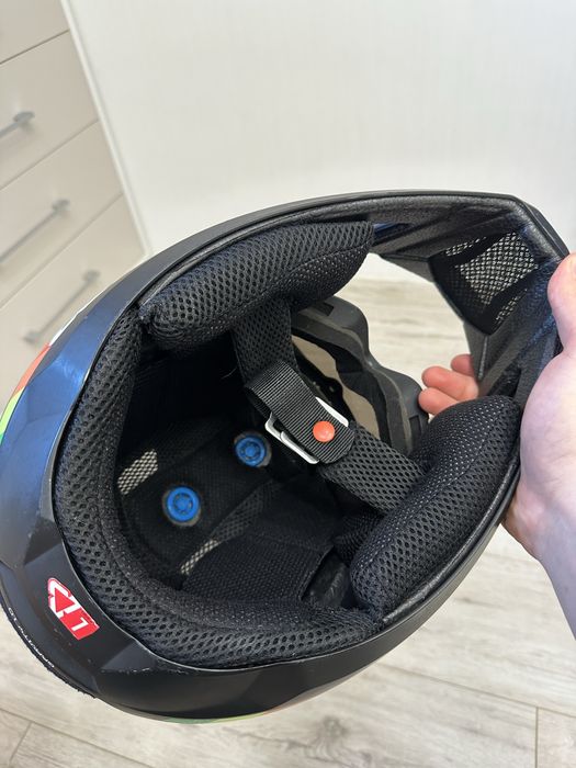 Шолом Leatt, в гарному стані