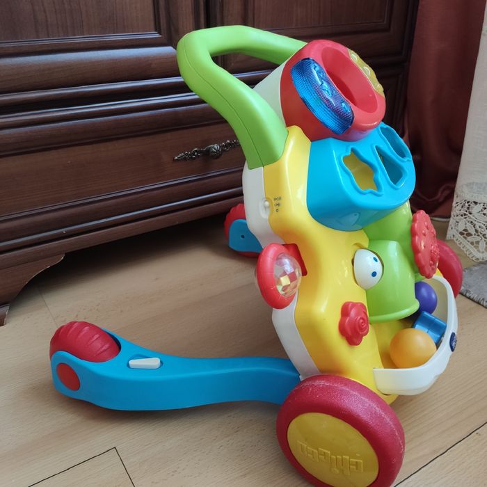 Pchacz edukacyjny Chicco