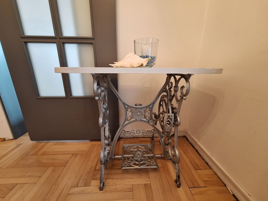 Konsola, stolik pomocniczy, nogi od maszyny do szycia, vintage, szary