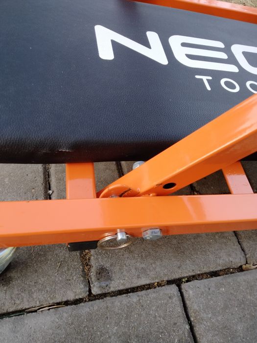 Leżanka ,taboret nowy,