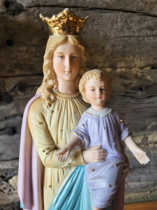Biskwit Maryja Królowa Matka Boża