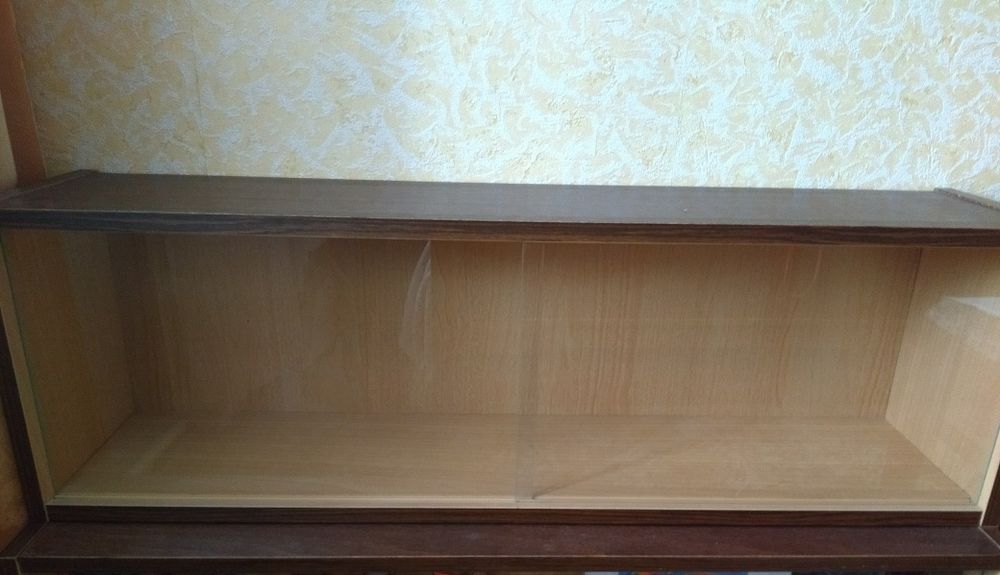 Книжні полки метрові зі склом