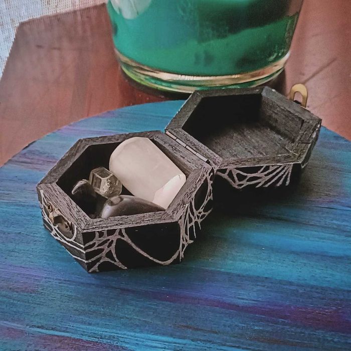 Caixa para Jóias, Pintada à Mão