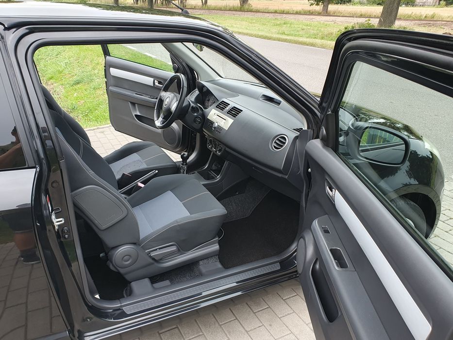 Sprzedam sprowadzony z Niemiec Suzuki Swift po lifcie.