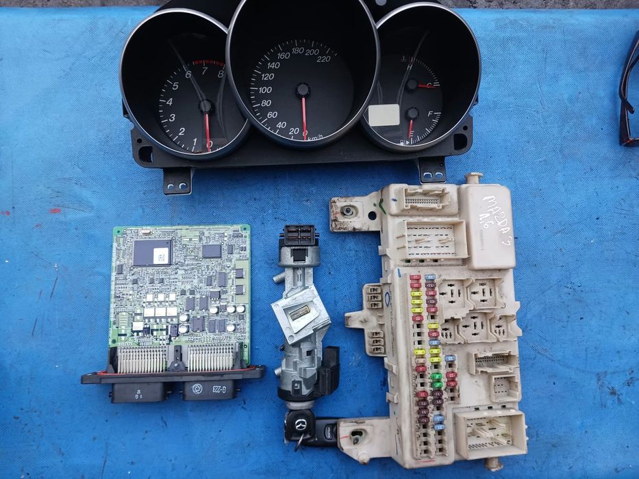 Zestaw startowy do odpalenia Mazda 3 bk 1.6B Z601 105KM sterownik silnika 1001407041 Licznik 4KBP4KB stacyjka komplet