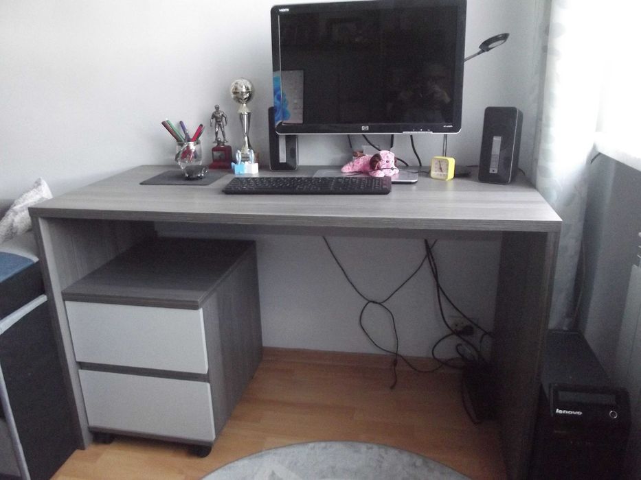 Biurko młodzieżowe