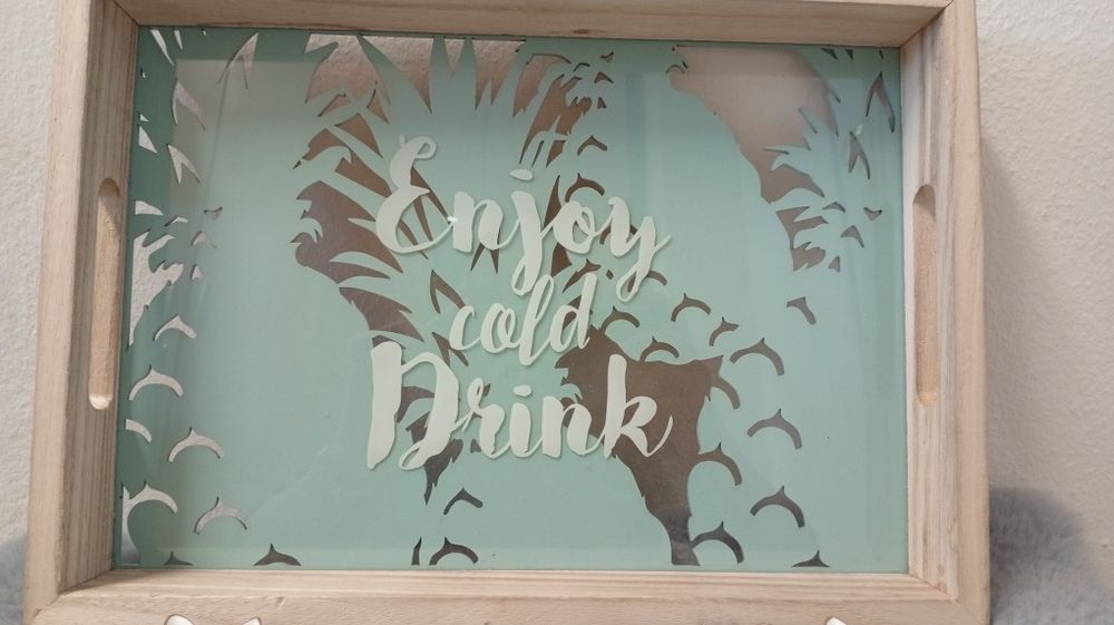 Taca z talerzykami ananasy