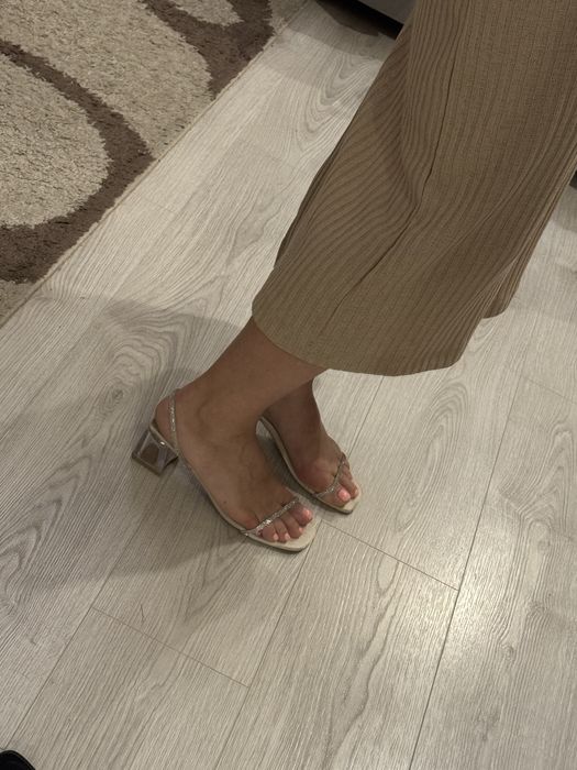 Шлепки на прозрачном каблуке размер 38