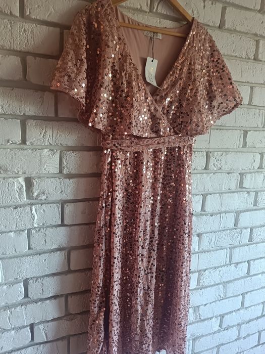 Nowa sukienka cekinowa 44: sylwester, andrzejki, cekiny