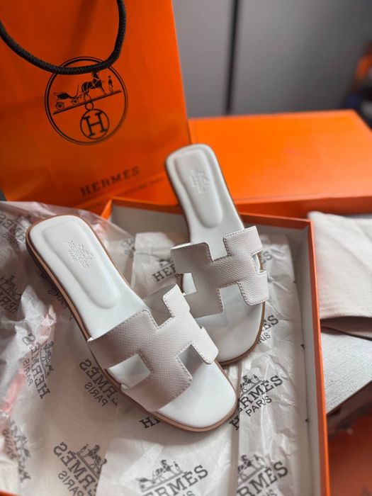 Шльопанці Hermes шльопки босоніжки жіночі шкіряні натуральні білі