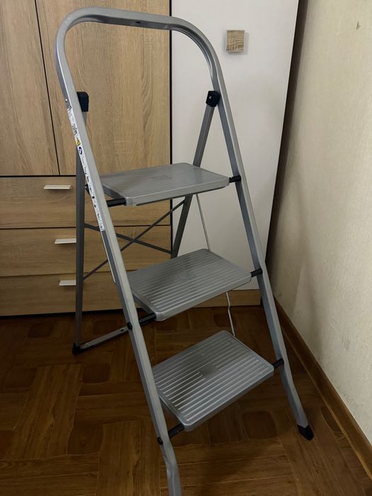 Драбина / стремянка